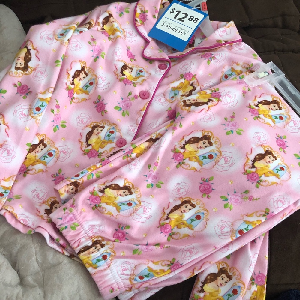 2 pajamas sets 6/6x and 7/8